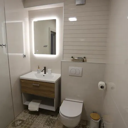 Queen Of Peace Split