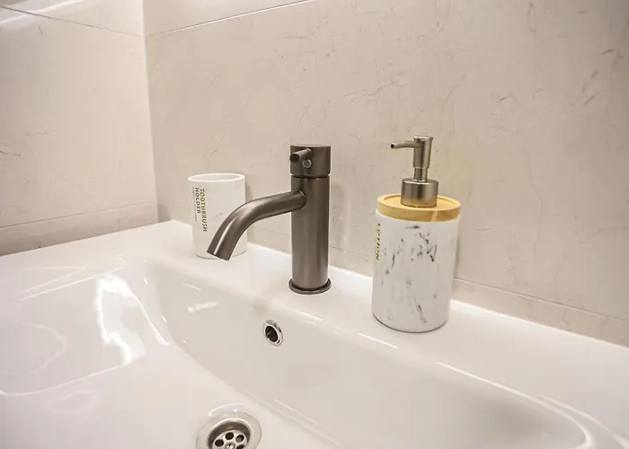 Queen Of Peace * Split